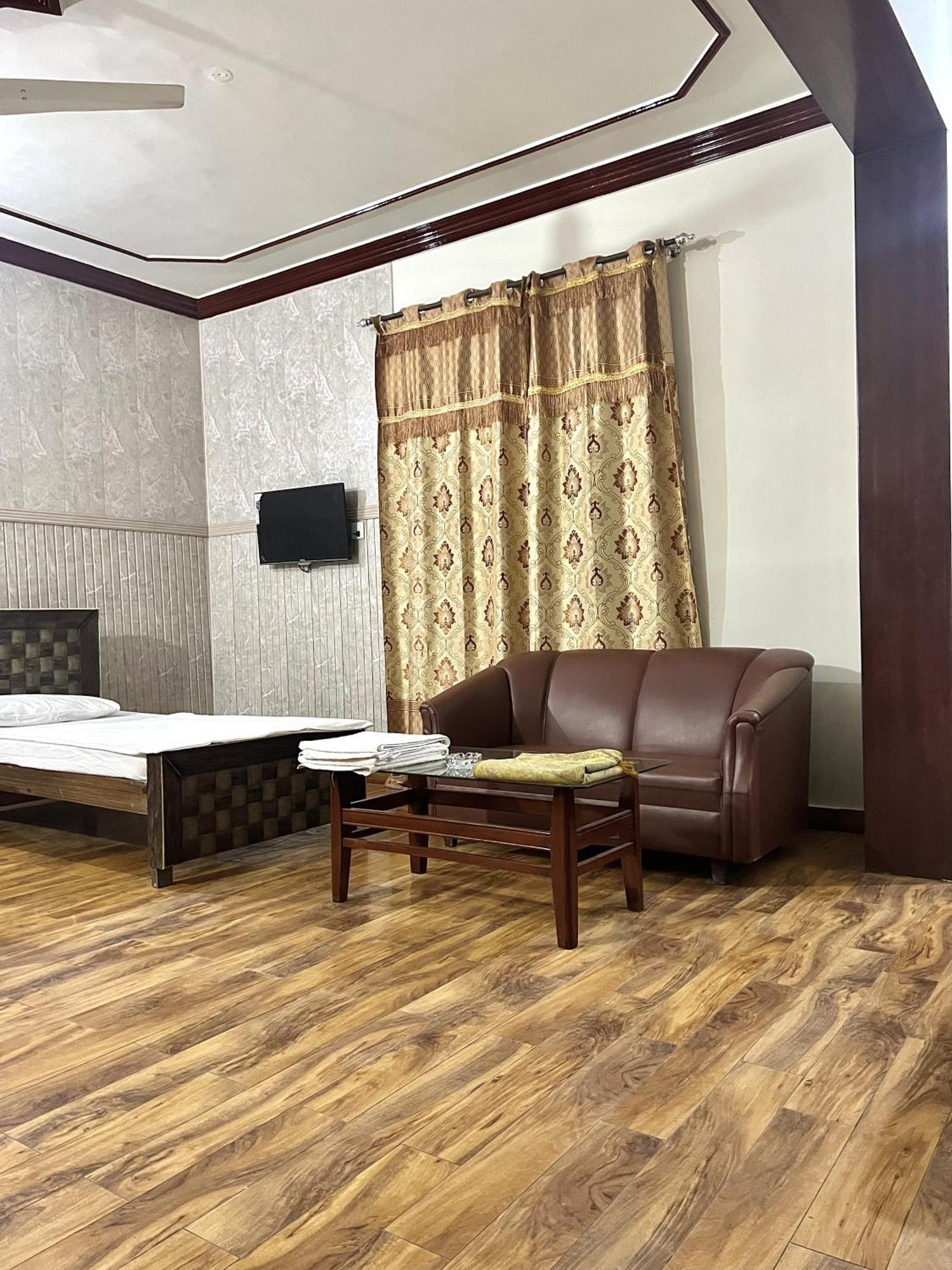 Babar House Hotell Faisalabad Eksteriør bilde