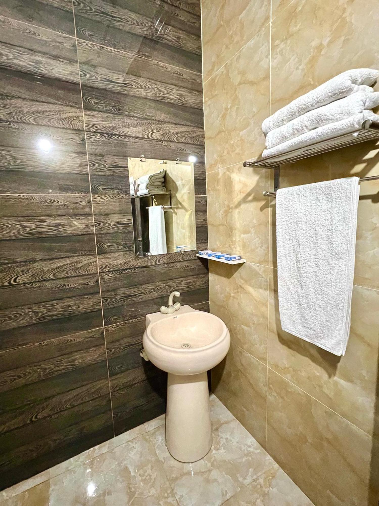 Babar House Hotell Faisalabad Eksteriør bilde